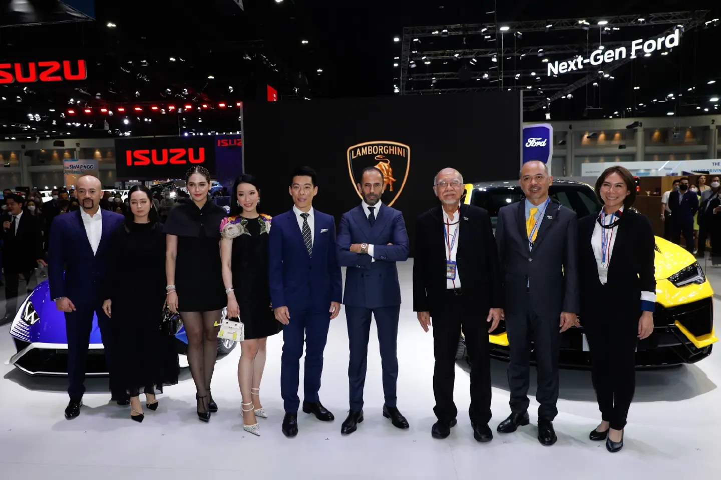 New Lamborghini SUV packs superior aerodynamics and luxury