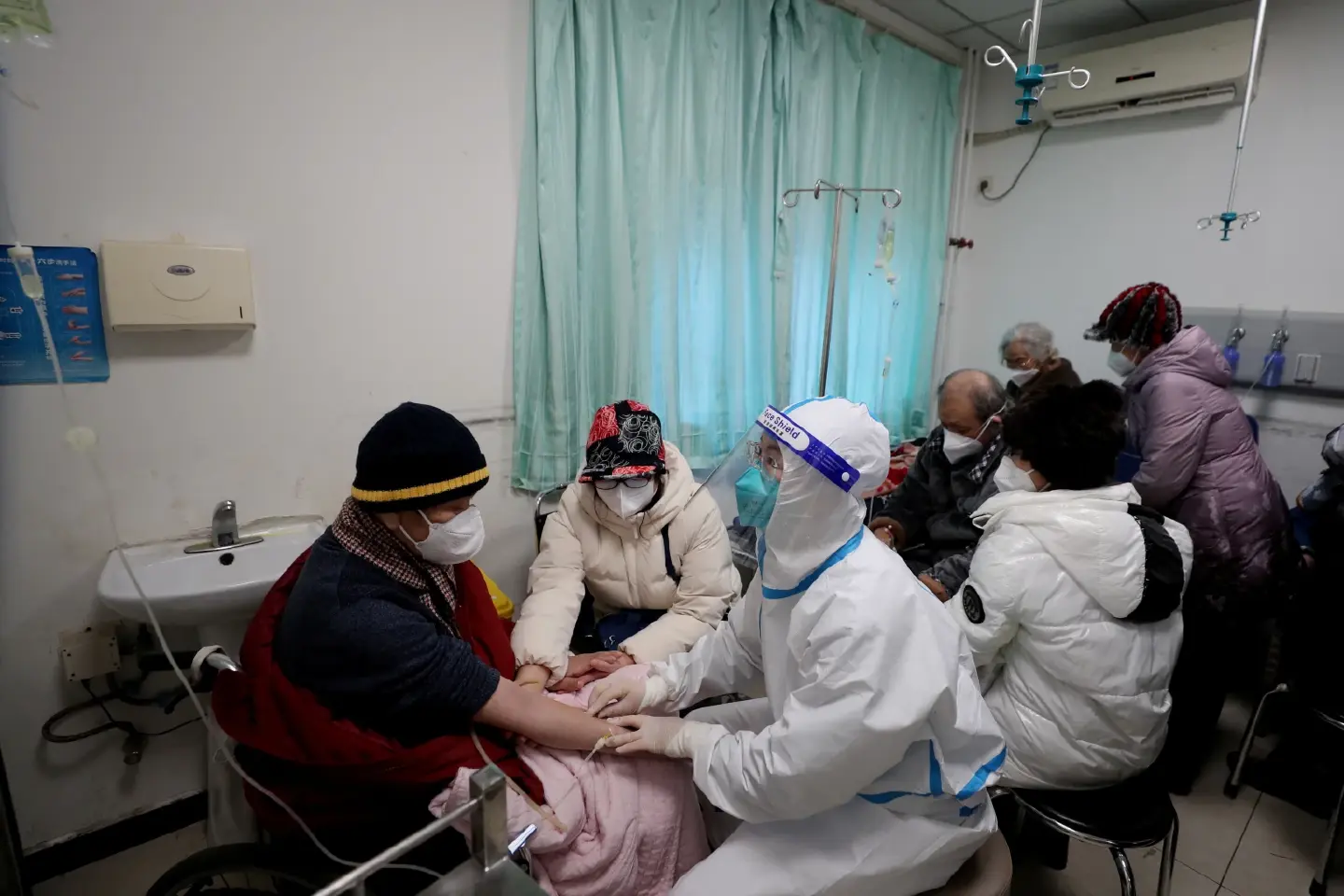 US to impose mandatory Covid-19 tests for travelers from China US to impose mandatory Covid-19 tests for travelers from China