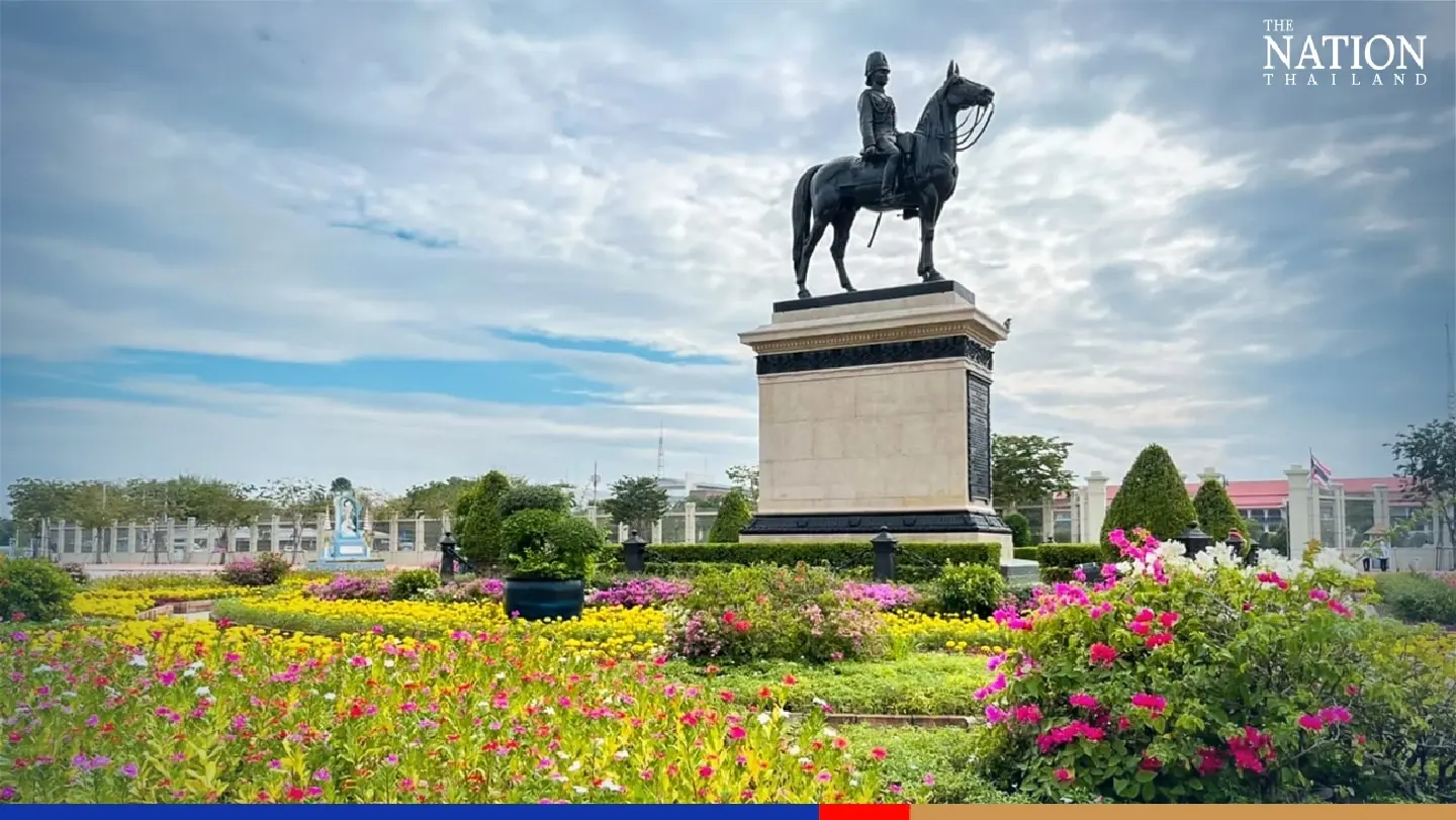 Lights, flowers and free haircuts as Thailand celebrates Father’s Day Lights, flowers and free haircuts as Thailand celebrates Father’s Day