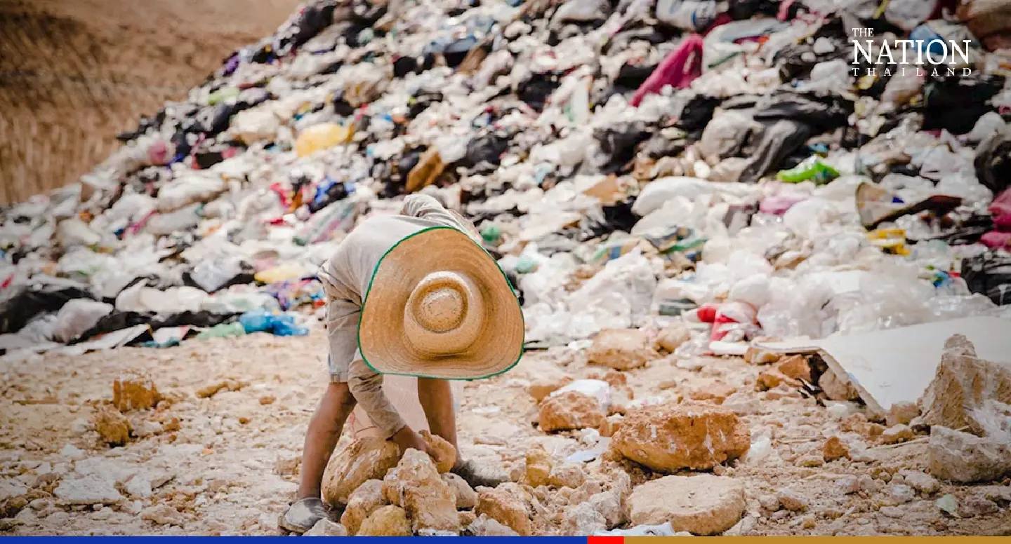 New study finds 8.1 million people in Thailand poor, 4.4 million below poverty line New study finds 8.1 million people in Thailand poor, 4.4 million below poverty line