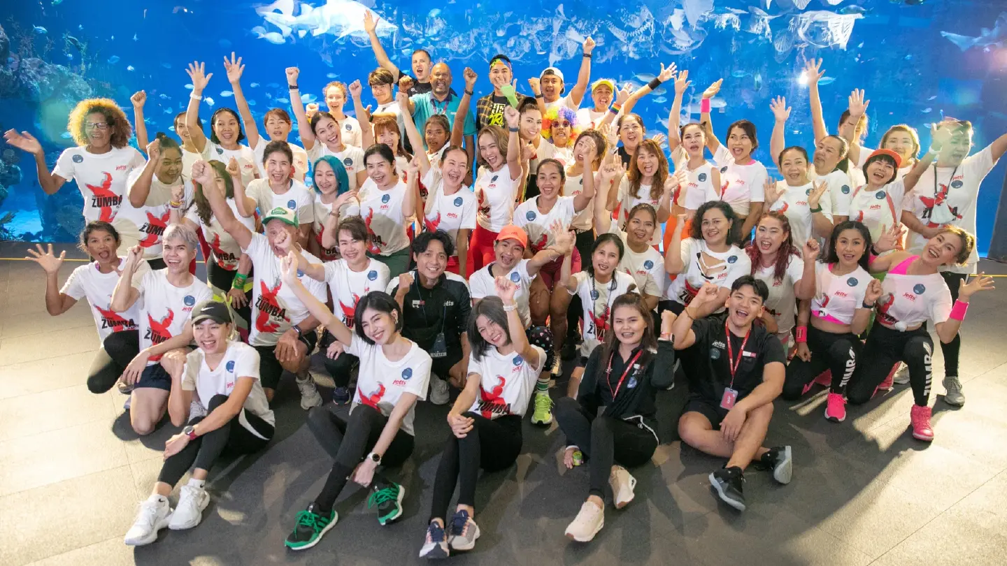 Jetts Fitness brings a Zumba class to the aquarium