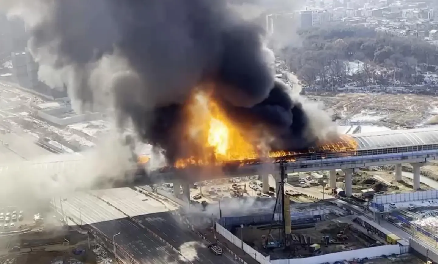 At least 5 killed, 37 injured in S Korean expressway fire At least 5 killed, 37 injured in S Korean expressway fire