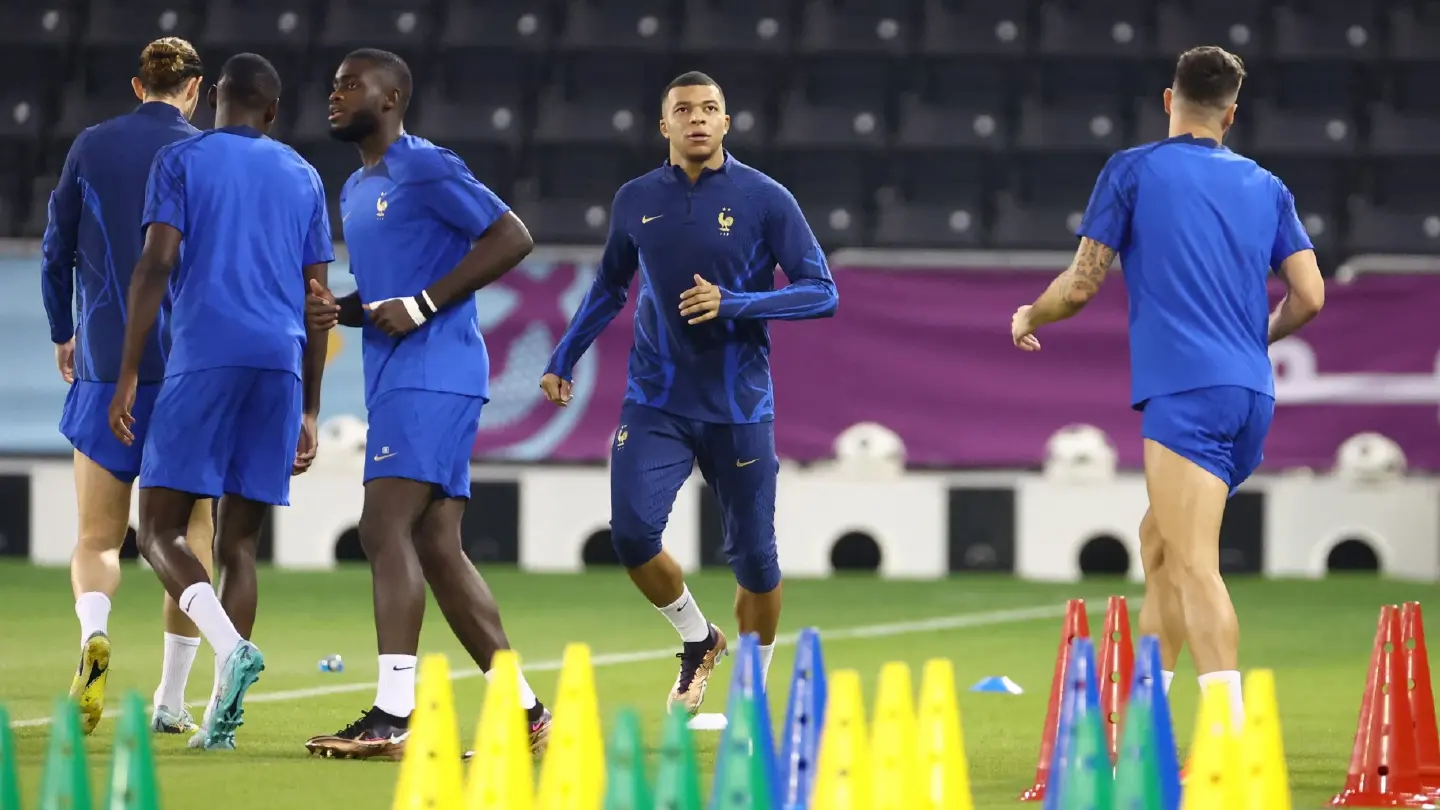 France on cusp of history in World Cup final