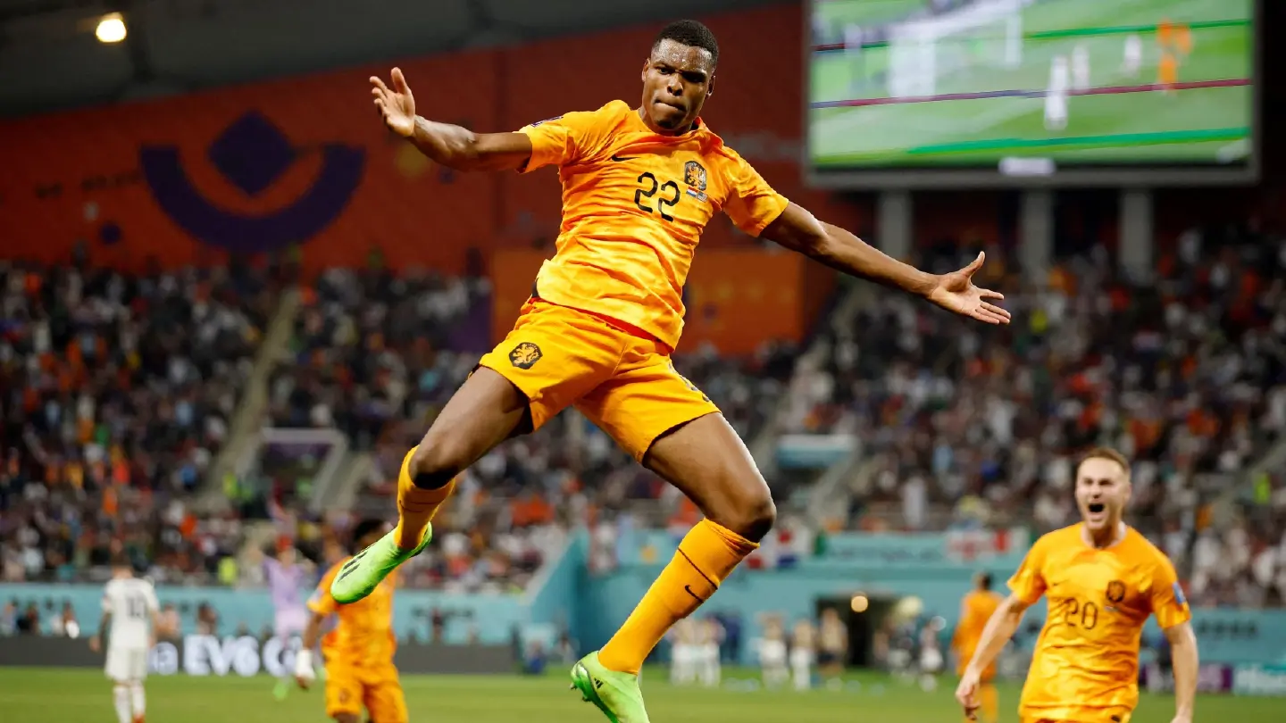 Depay on target as Netherlands beat U.S. 3-1 to reach quarter-finals