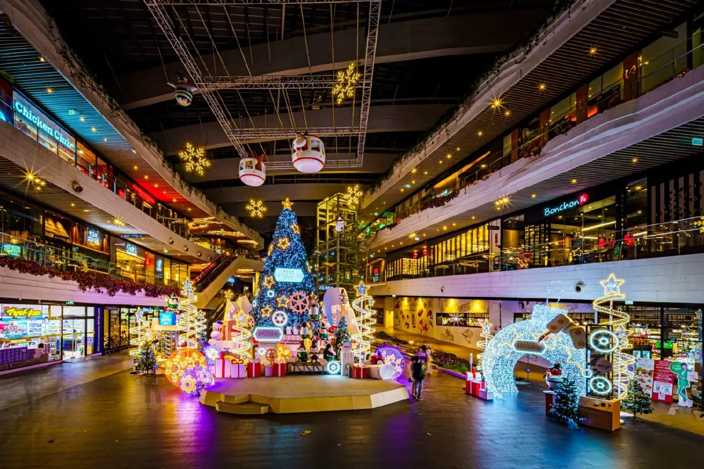 Megabangna Opens Magic Factory of Festive Fun and Gifts Megabangna Opens Magic Factory of Festive Fun and Gifts