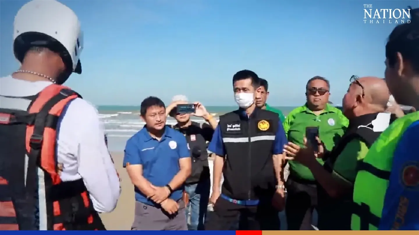 Volunteer rescue teams join Navy in search for missing HTMS Sukhothai crew members