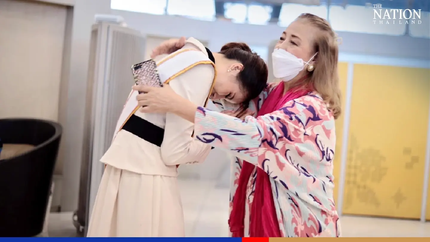 ‘Don’t let Tavee grab the mic’: Thai beauty queen arrives for Miss International ‘Don’t let Tavee grab the mic’: Thai beauty queen arrives for Miss International