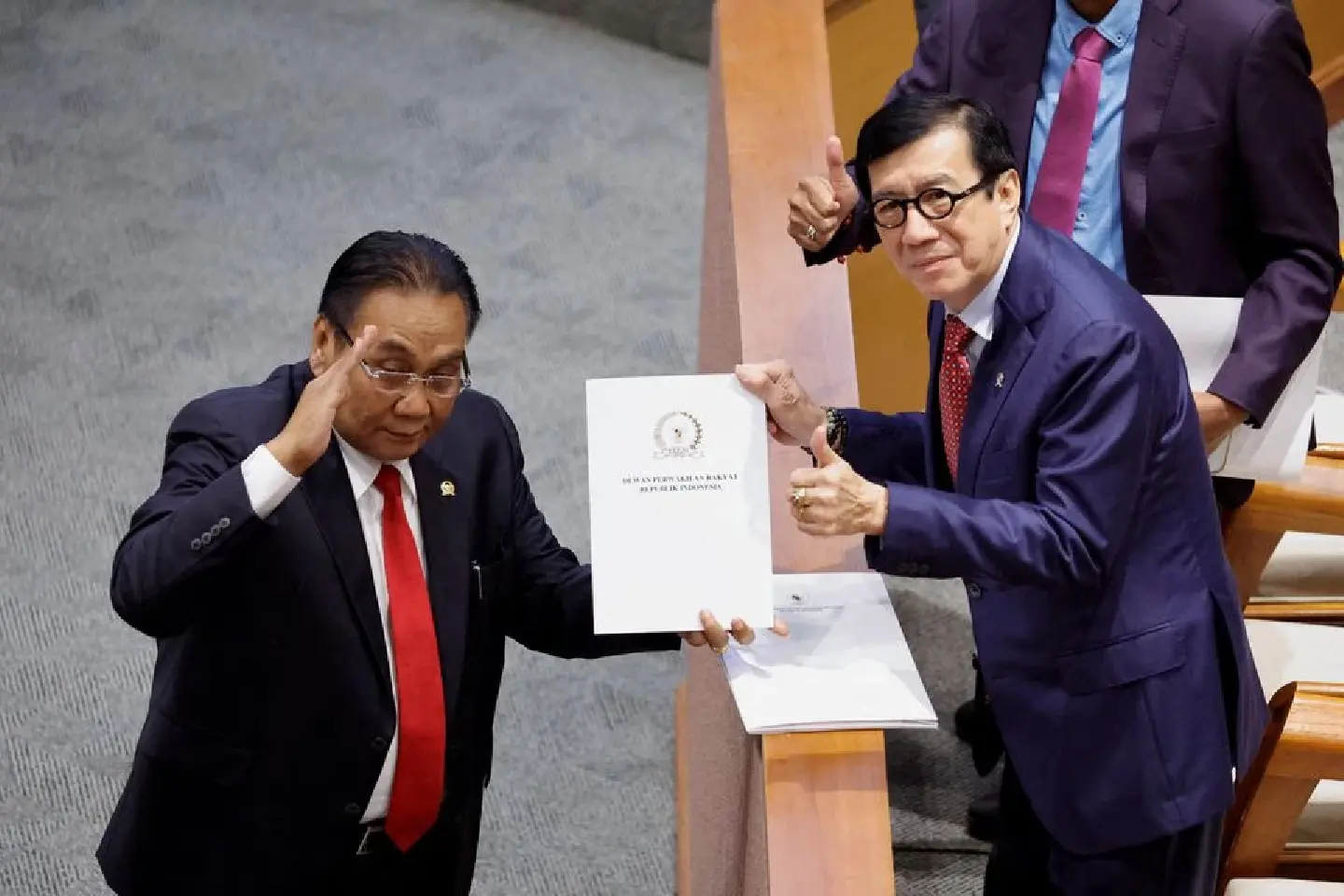 Indonesia parliament ratifies criminal code that bans sex outside marriage Indonesia parliament ratifies criminal code that bans sex outside marriage