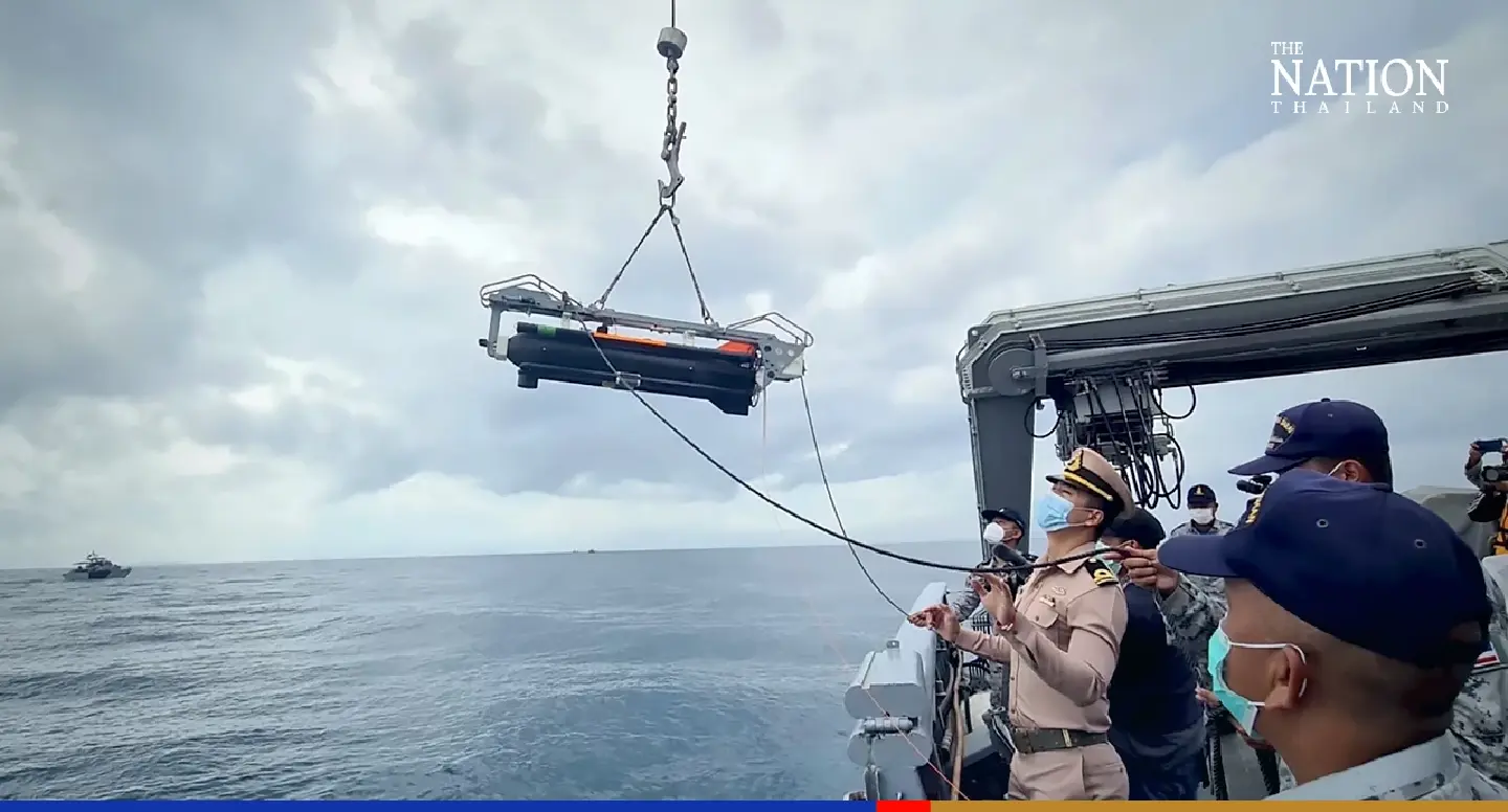Rescuers scouring Chumphon islands for missing HTMS Sukhothai sailors Rescuers scouring Chumphon islands for missing HTMS Sukhothai sailors
