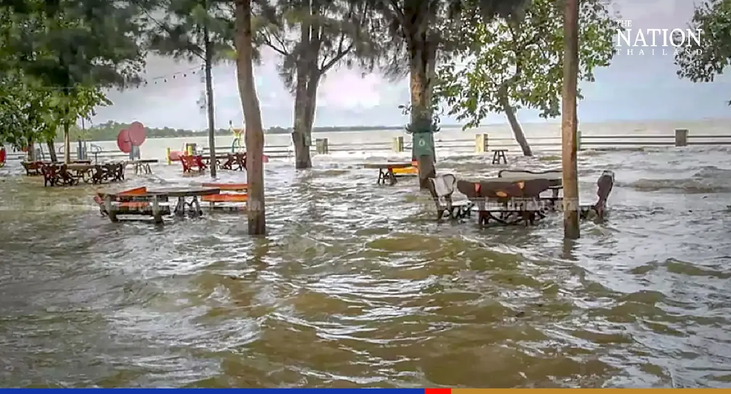 Temperatures to fall, flash floods a risk in the South: forecast