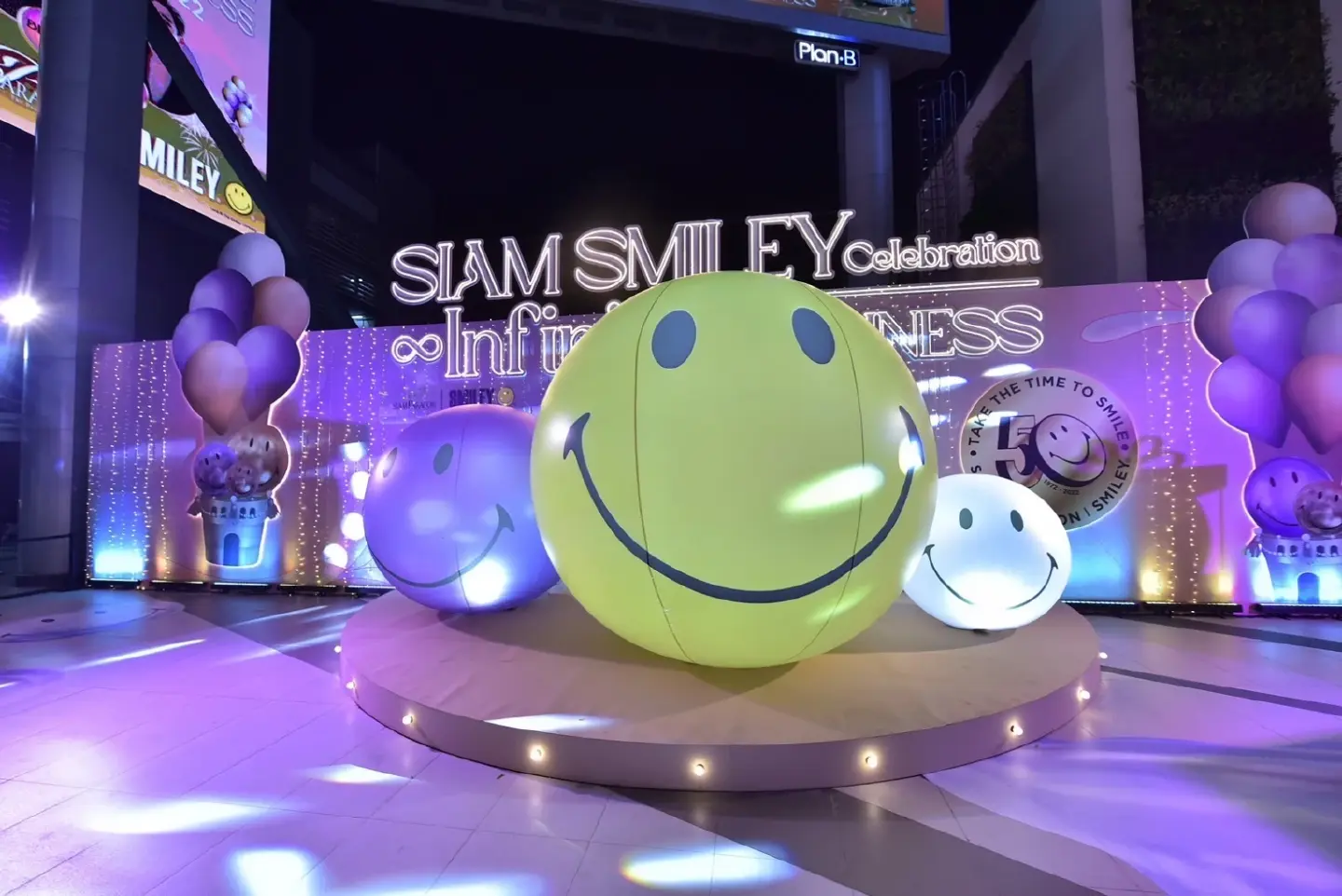 Experience “SIAM SMILEY® Celebration Infinite Happiness” all through December 2022 and ring in the New Year with concerts from top artists