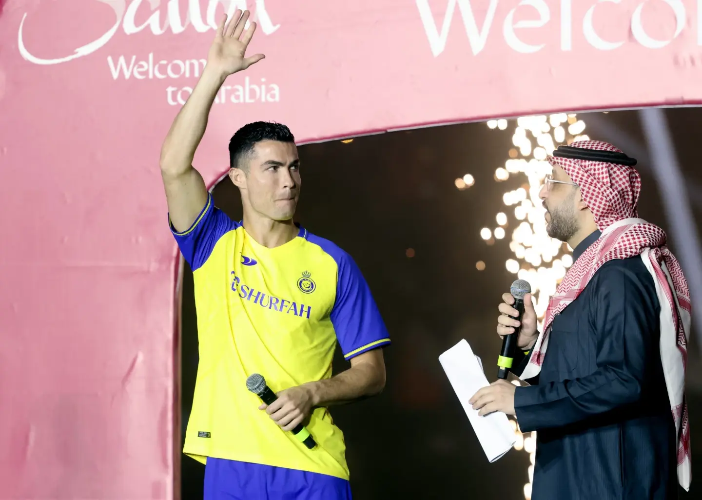 Cristiano Ronaldo receives rapturous welcome from Al Nassr fans Cristiano Ronaldo receives rapturous welcome from Al Nassr fans