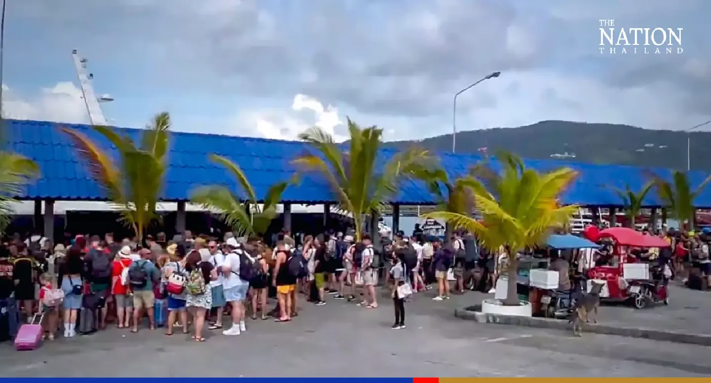 Speedboat queues build up ahead of Full Moon Party on Friday