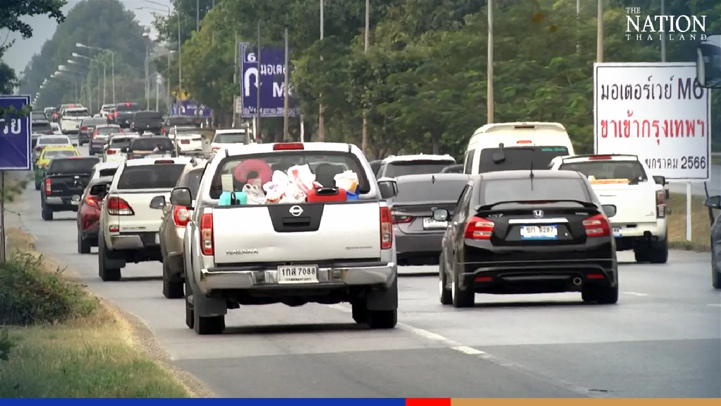Traffic slows on Bangkok-bound Mittraphap Road as rush to return begins after holidays