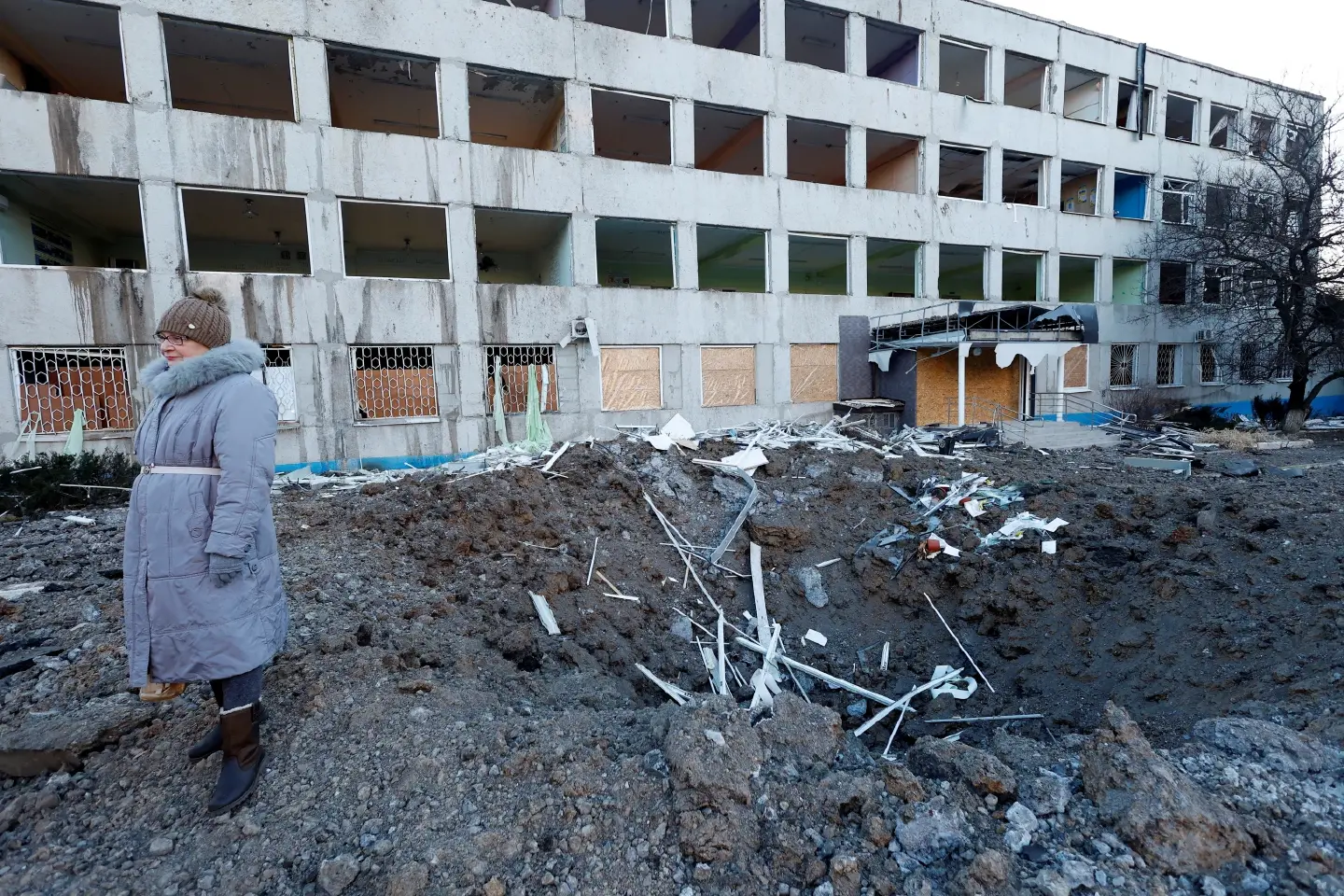 No sign of casualties after rocket strikes college in Ukraine