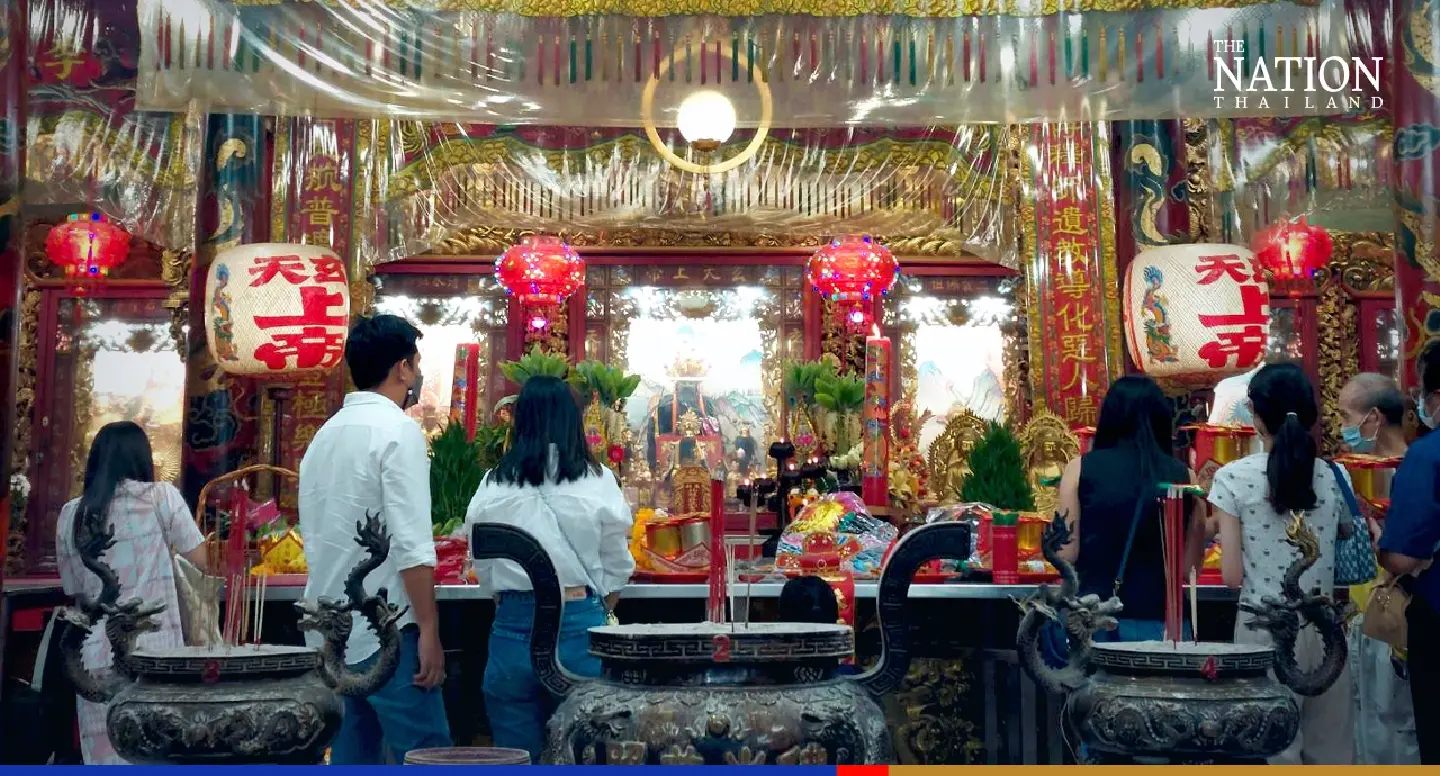New Year draws faithful to shrines and temples
