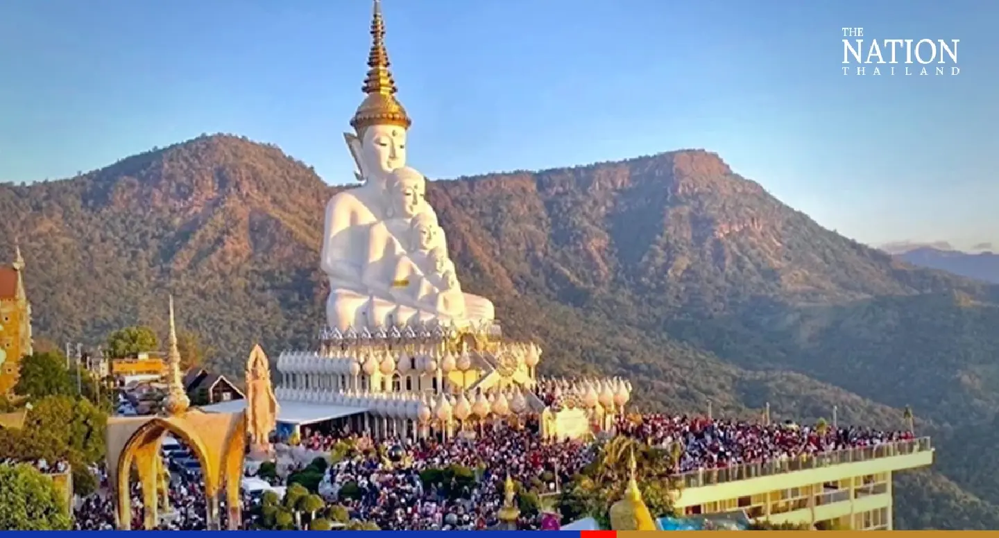 Phetchabun hilltop temple heaves with devotees on New Year's Eve