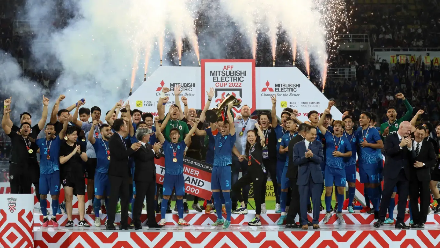 Thailand beat Vietnam 3-2 on aggregate to win their 7th AFF Championship title