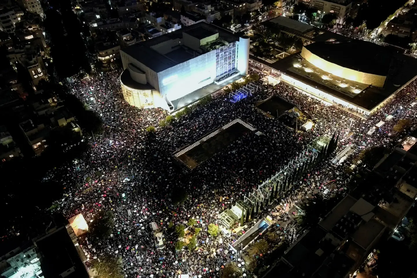 Thousands of Israelis rally against Netanyahu legal reforms Thousands of Israelis rally against Netanyahu legal reforms