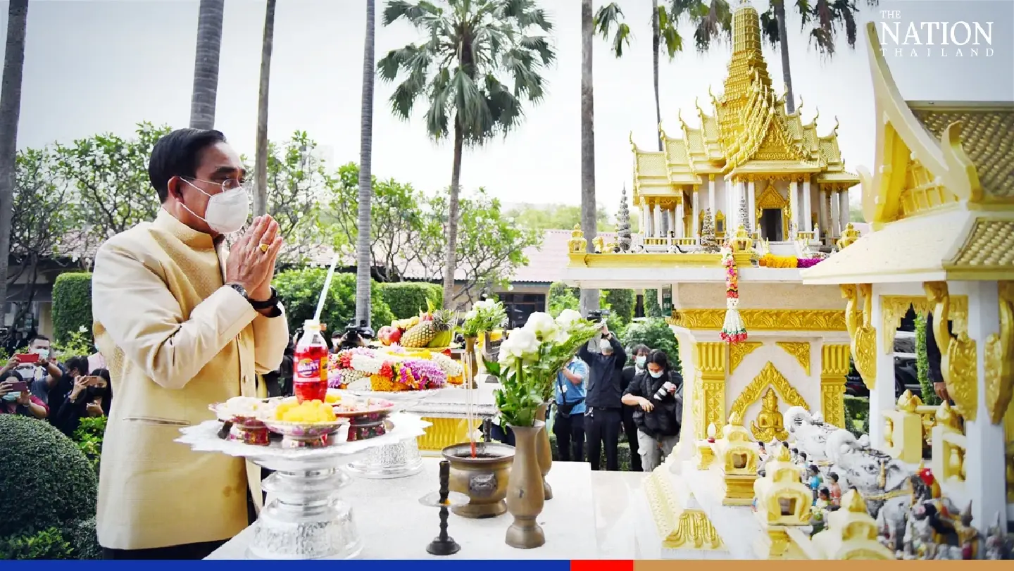 Prayut wishes for national peace as he starts 2023 with merit making Prayut wishes for national peace as he starts 2023 with merit making
