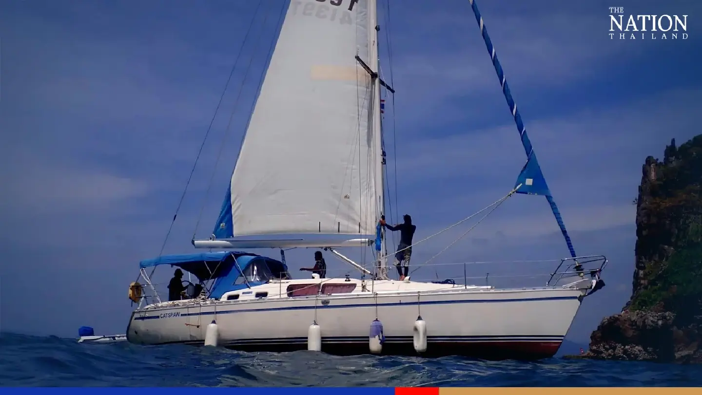 Police search for foreign owner of sailboat over damaged coral reefs Police search for foreign owner of sailboat over damaged coral reefs