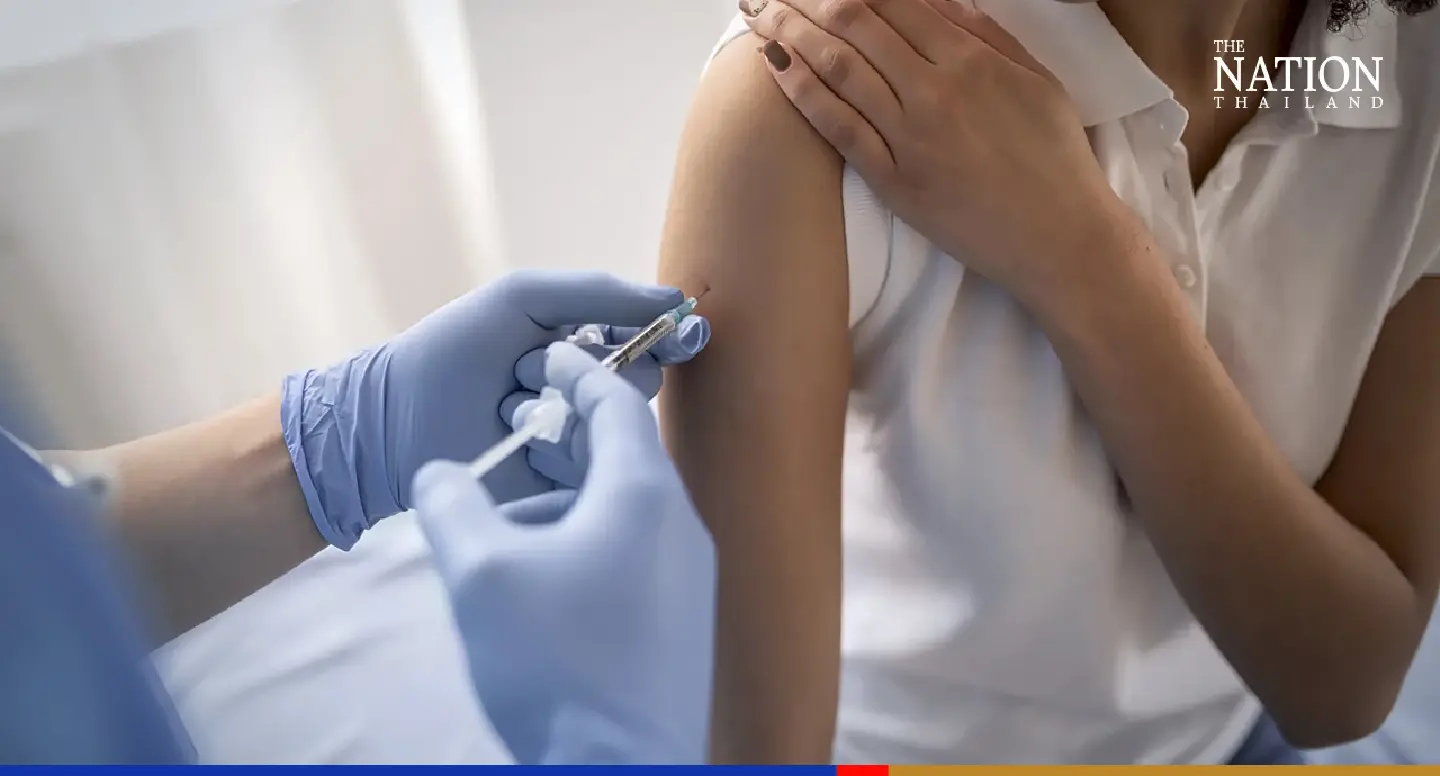 Covid-19 vaccination units for tourists are fully open to Thais, official says