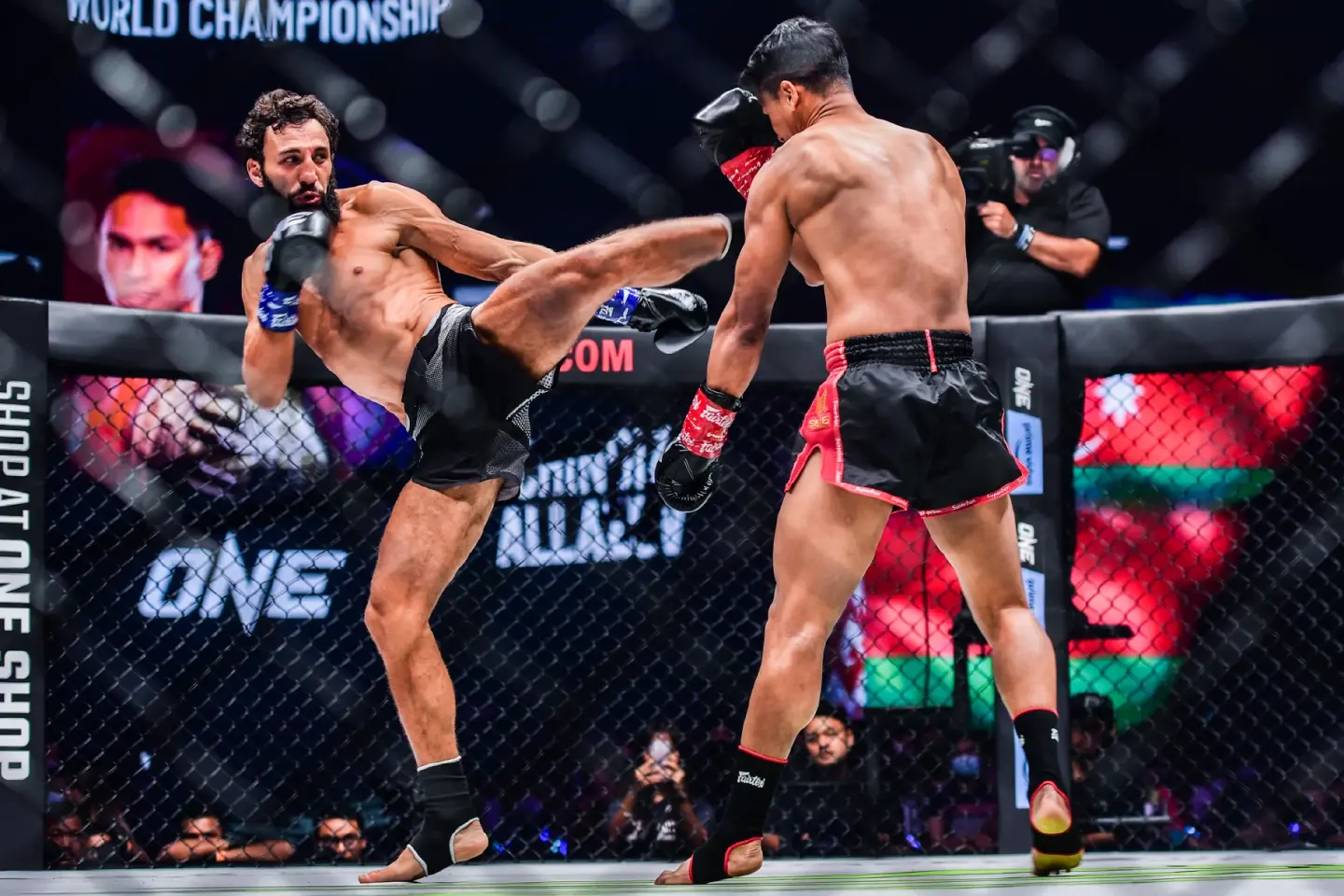 Chingiz Allazov knocks out Superbon Singha Mawynn to capture ONE Featherweight Kickboxing World Title