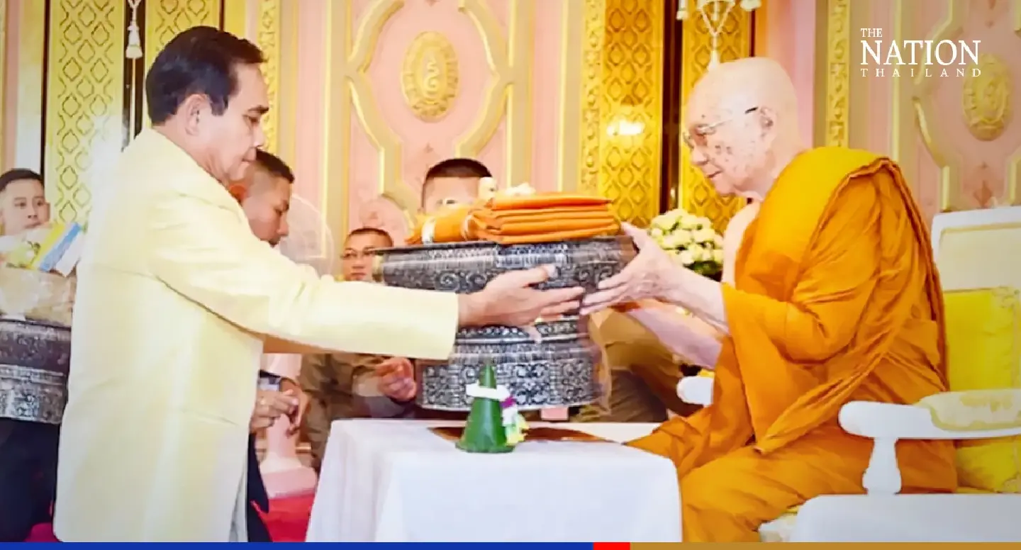 Prayut loses his cool minutes after Supreme Patriarch urges him to calm down