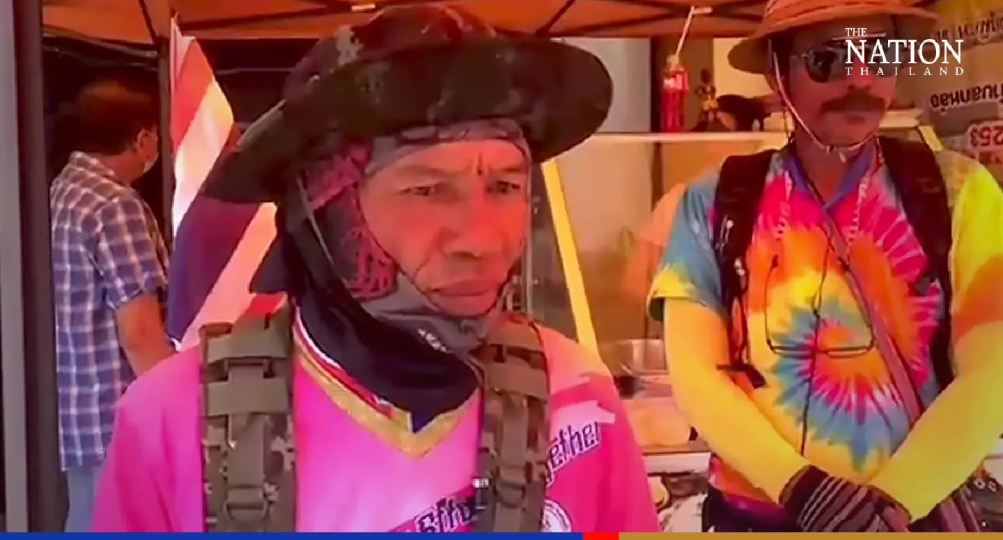 Journey for love: Man walks 1,200km from Nakhon Nayok to Satun to propose Journey for love: Man walks 1,200km from Nakhon Nayok to Satun to propose