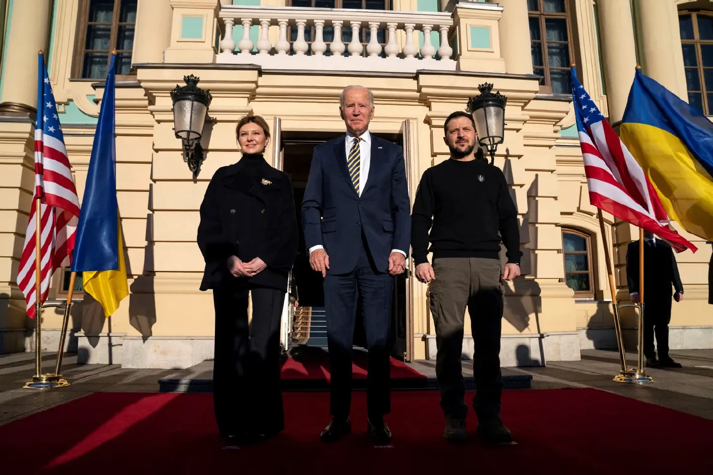 Biden pledges new military aid for Ukraine during Kyiv visit