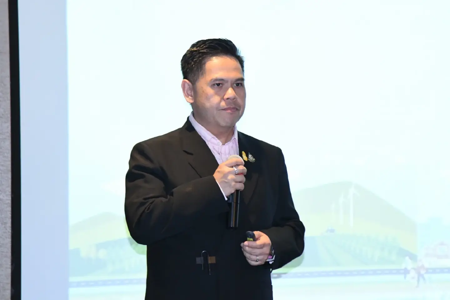 Environment Ministry promoting low-carbon, eco-friendly tourism