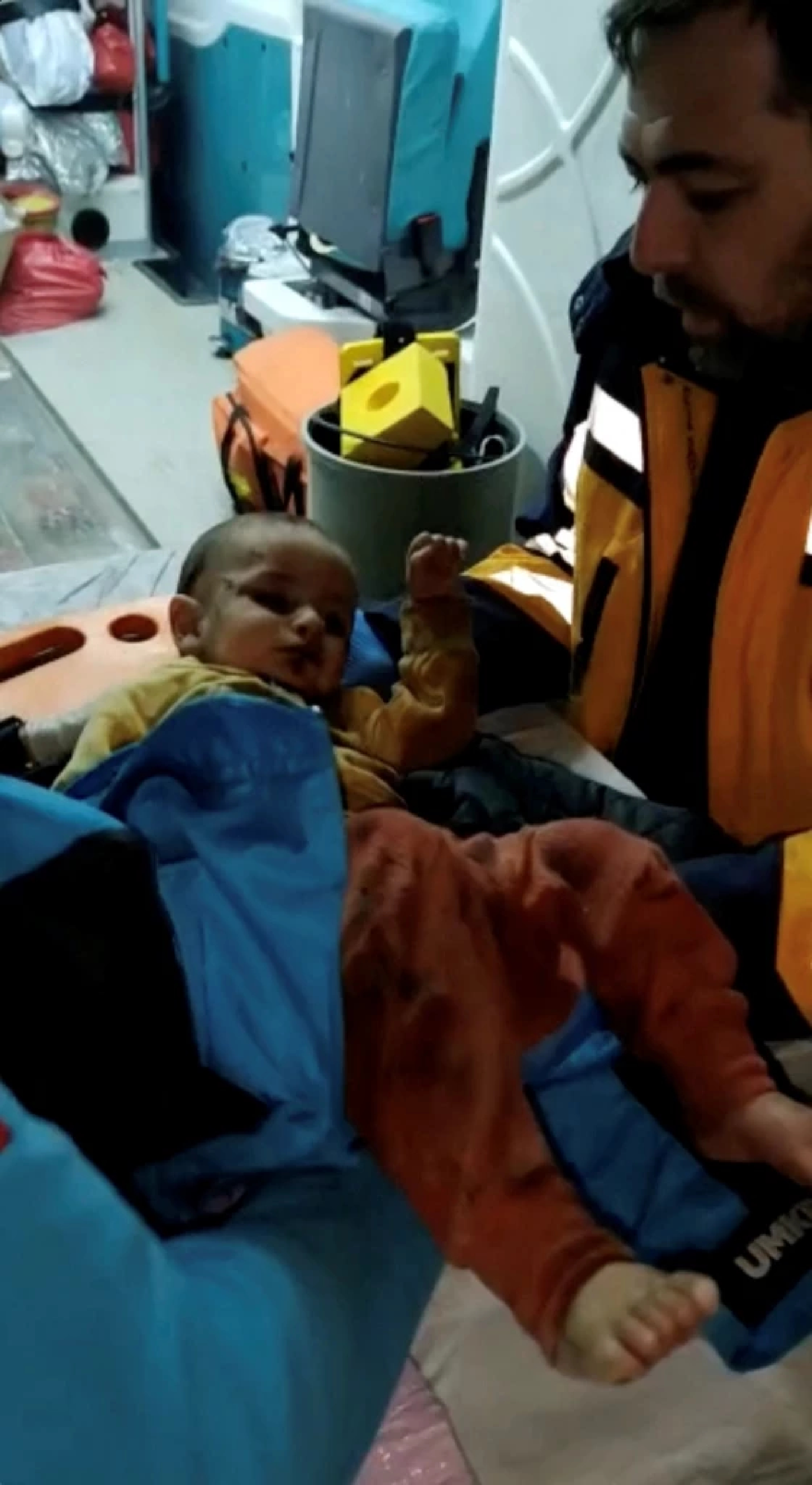 Sevenmonthold baby found alive after 139 hours under rubble in Turkey(02)