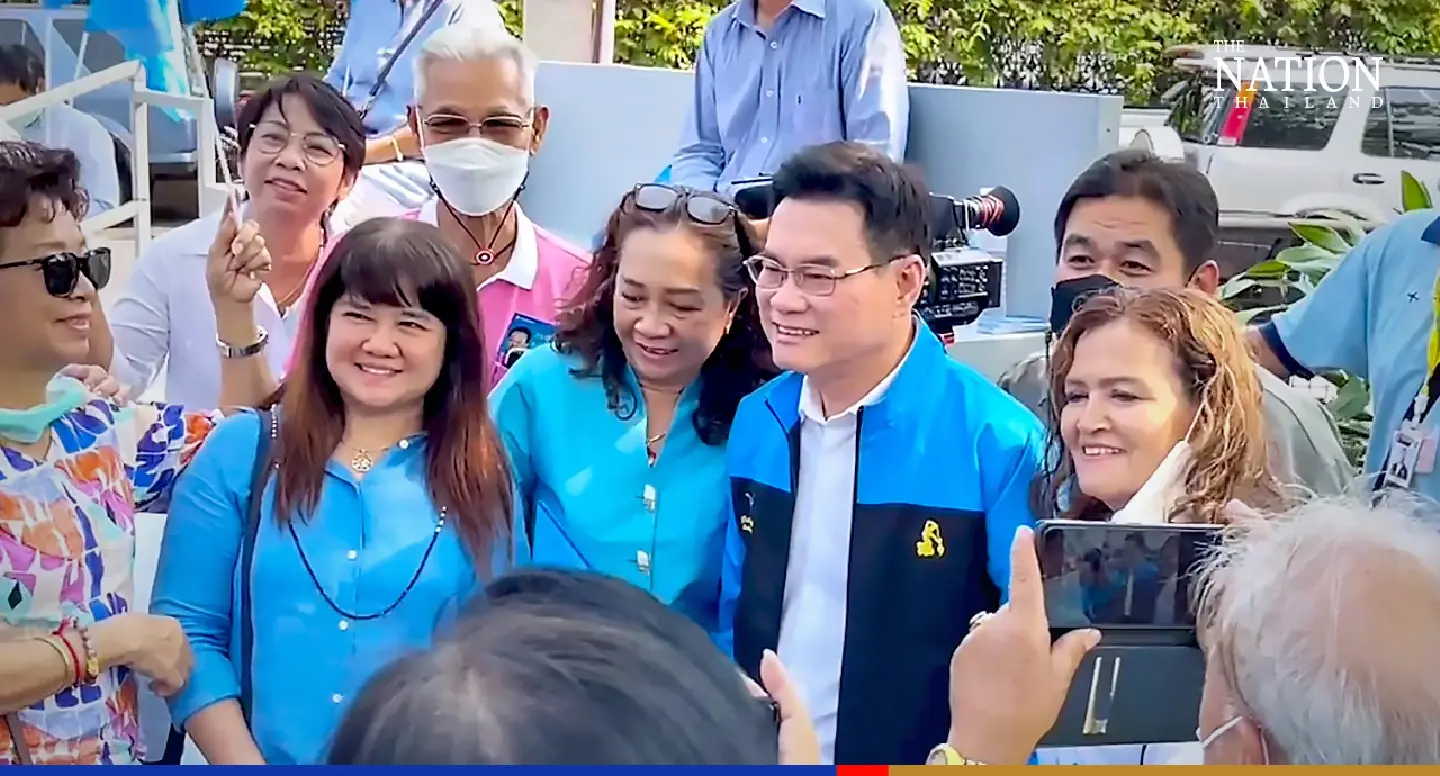 Once powerful Democrats pray for life in Bangkok Once powerful Democrats pray for life in Bangkok