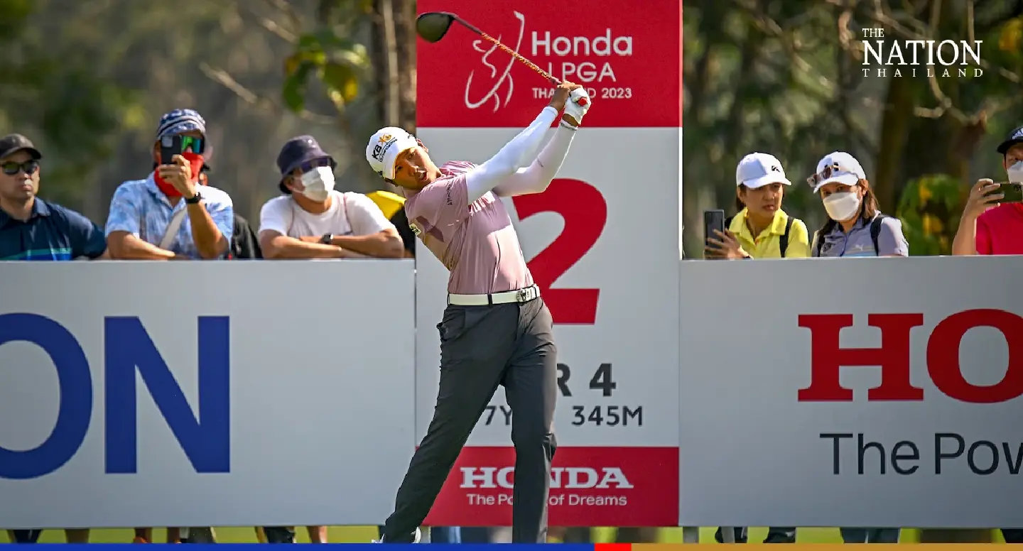Natthakritta takes control at halfway stage of Honda LPGA Thailand 2023