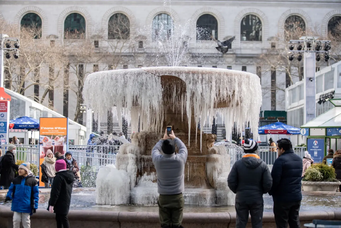 Arctic blast grips US Northeast Arctic blast grips US Northeast