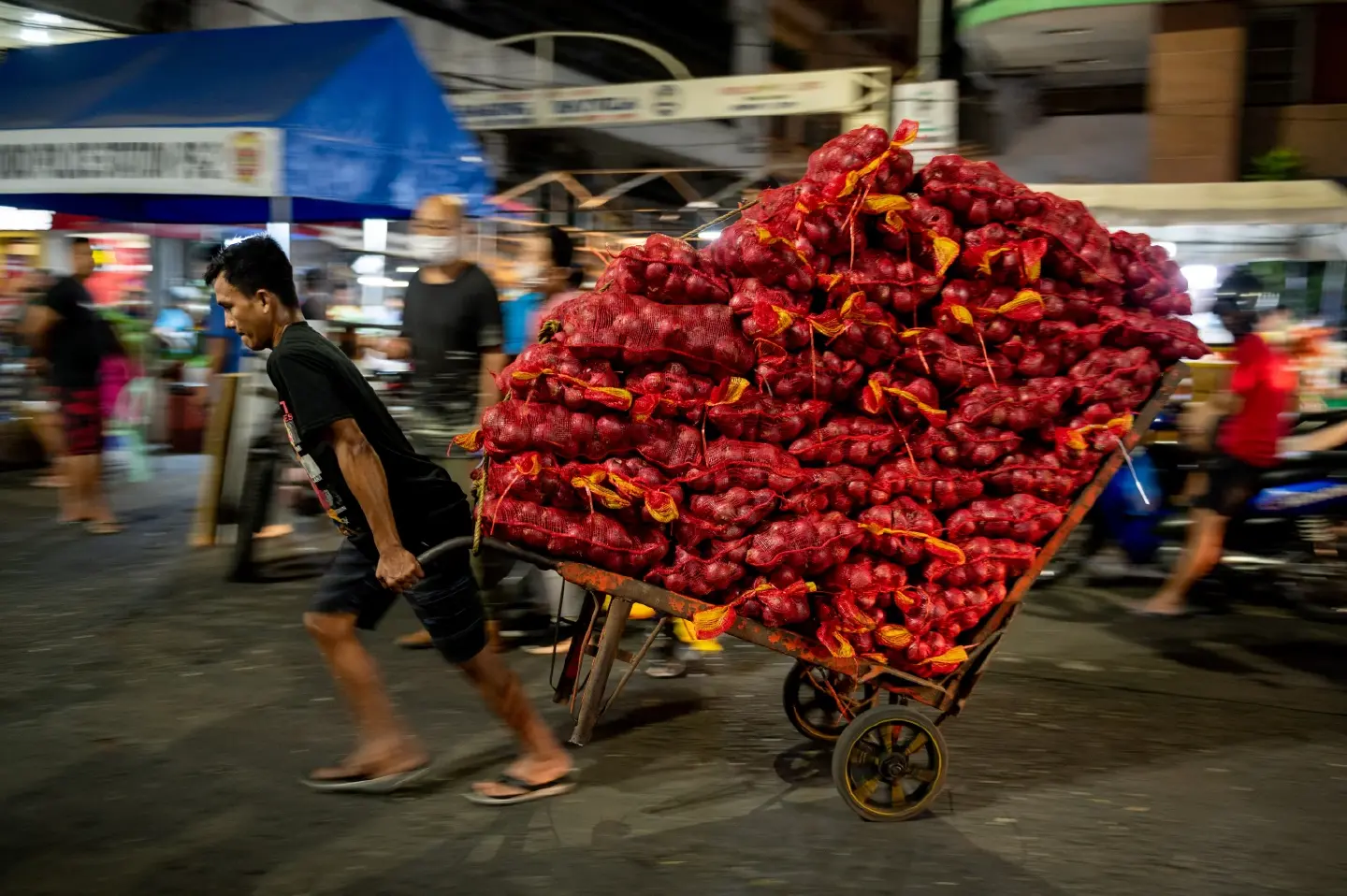 Onion crisis leaves Filipino farmers crying for change Onion crisis leaves Filipino farmers crying for change