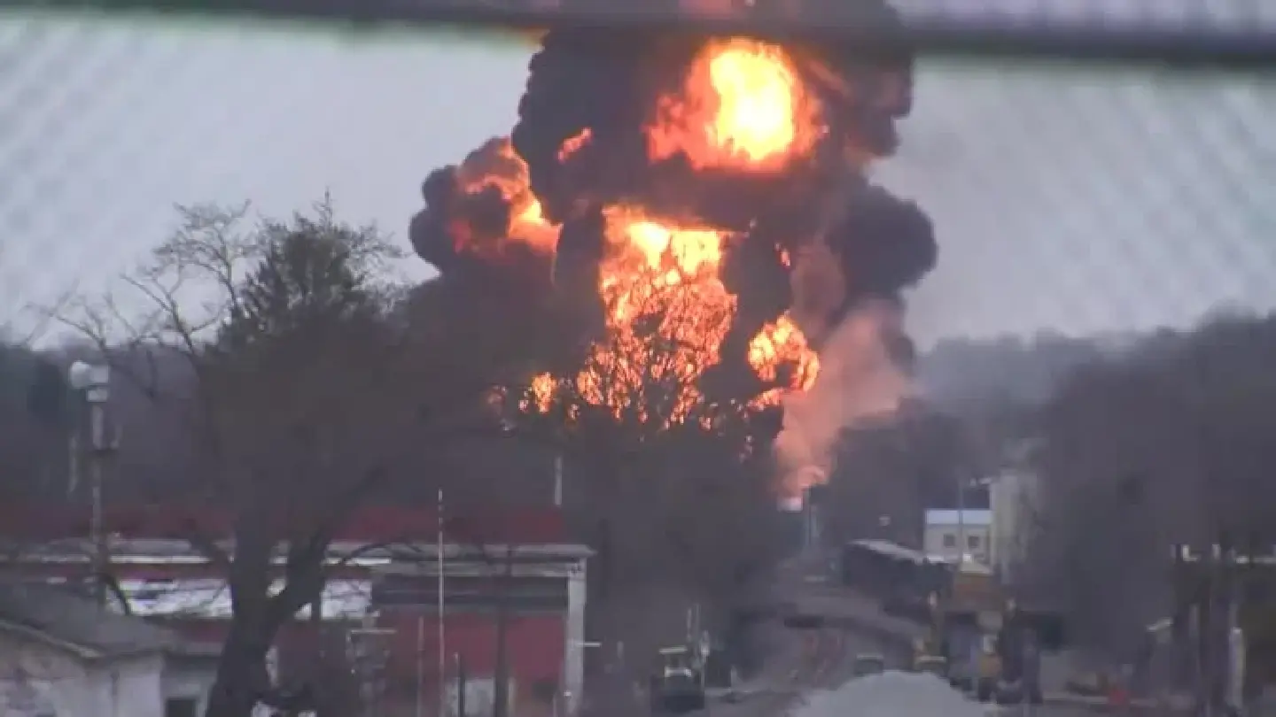 Ohio carries out controlled release of chemicals at train derailment site Ohio carries out controlled release of chemicals at train derailment site