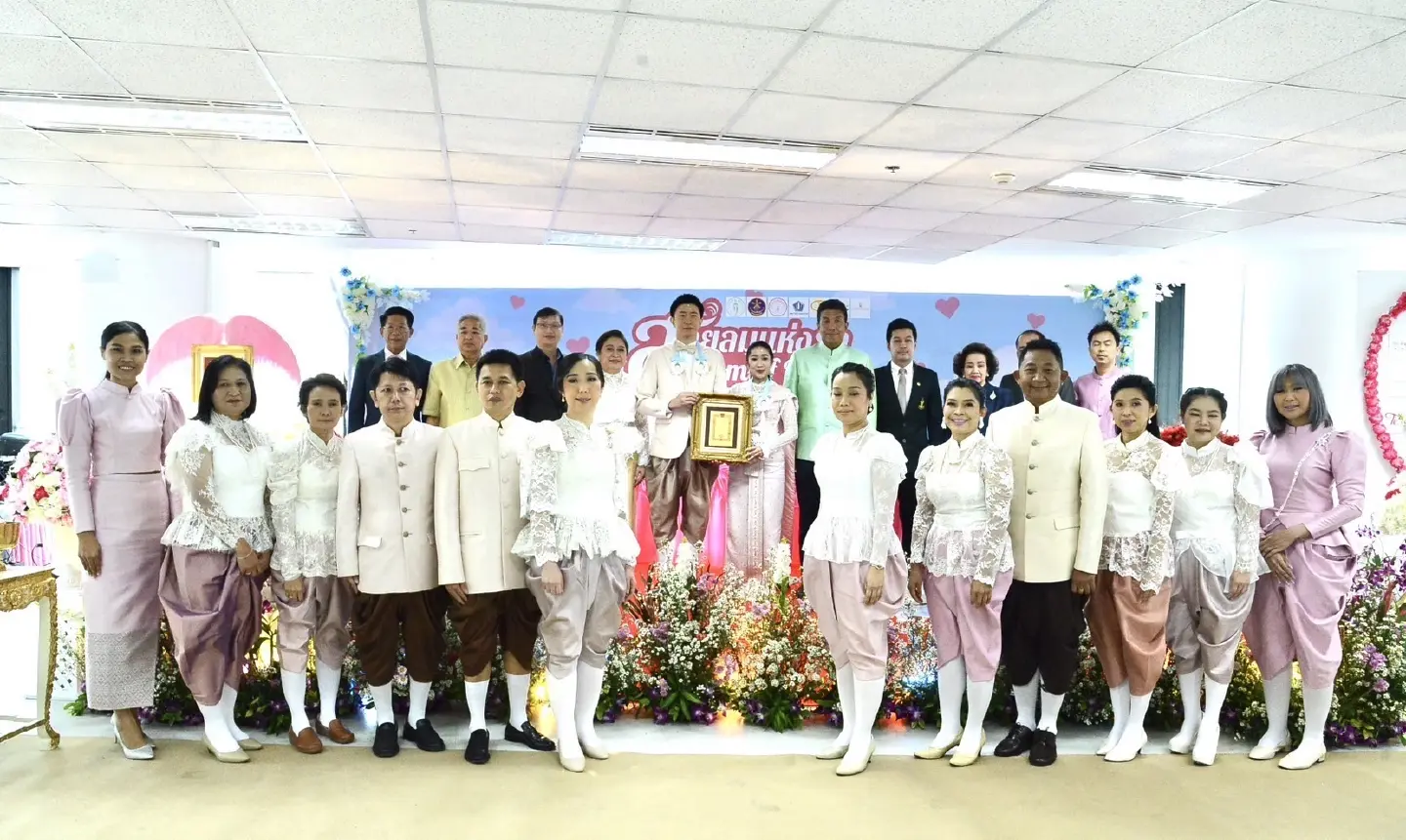 Bangkok celebrating marriage on Valentine’s Day at district of ‘love’ 