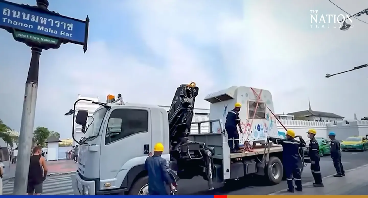 Navy installs air-filtration machines throughout Bangkok