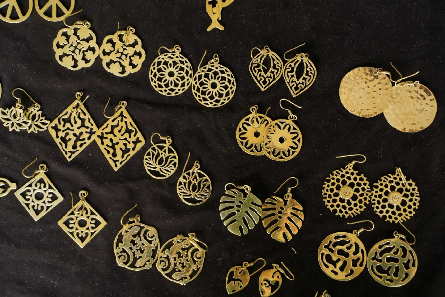 Cambodian goldsmith makes bullet casing jewellery to promote peace