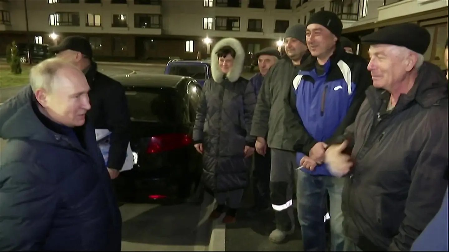 Putin makes surprise visit to occupied Ukraine Putin makes surprise visit to occupied Ukraine