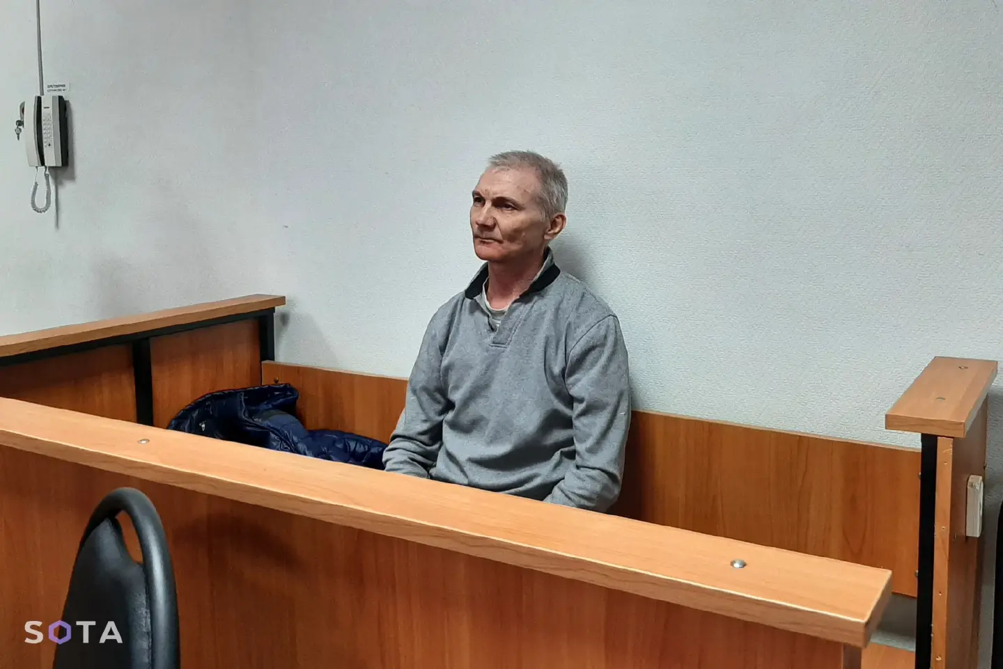 Russian whose daughter drew anti-war picture gets two years' jail but flees Russian whose daughter drew anti-war picture gets two years' jail but flees