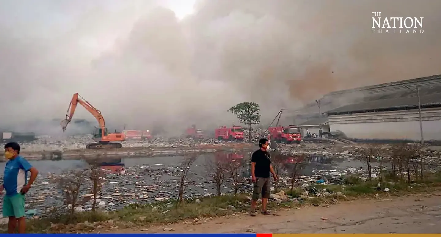 Sa Kaew blanketed with dense haze as firefighters struggle to douse landfill blaze