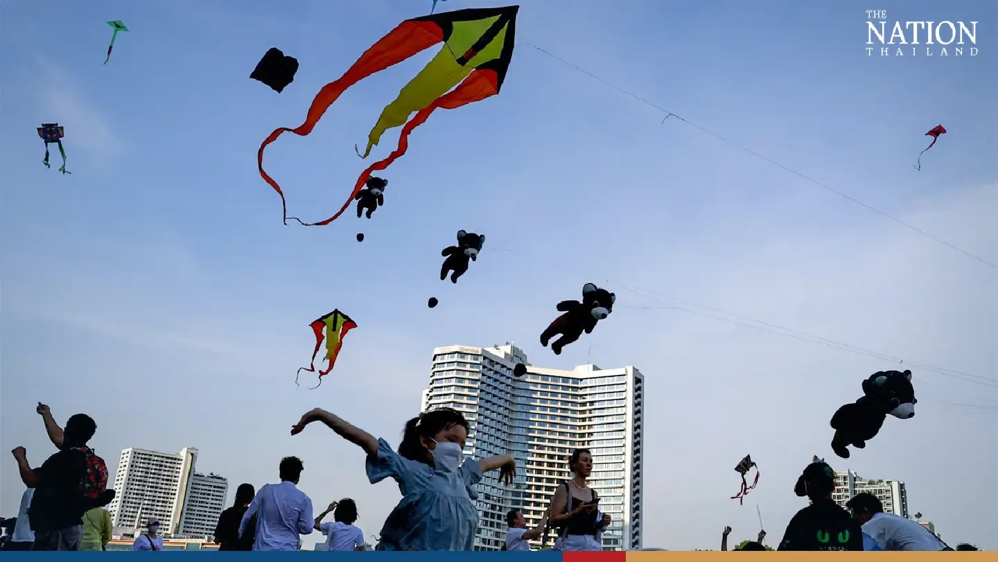 Bangkok kite fest launches at Iconsiam with aerial duels and dazzling displays Bangkok kite fest launches at Iconsiam with aerial duels and dazzling displays