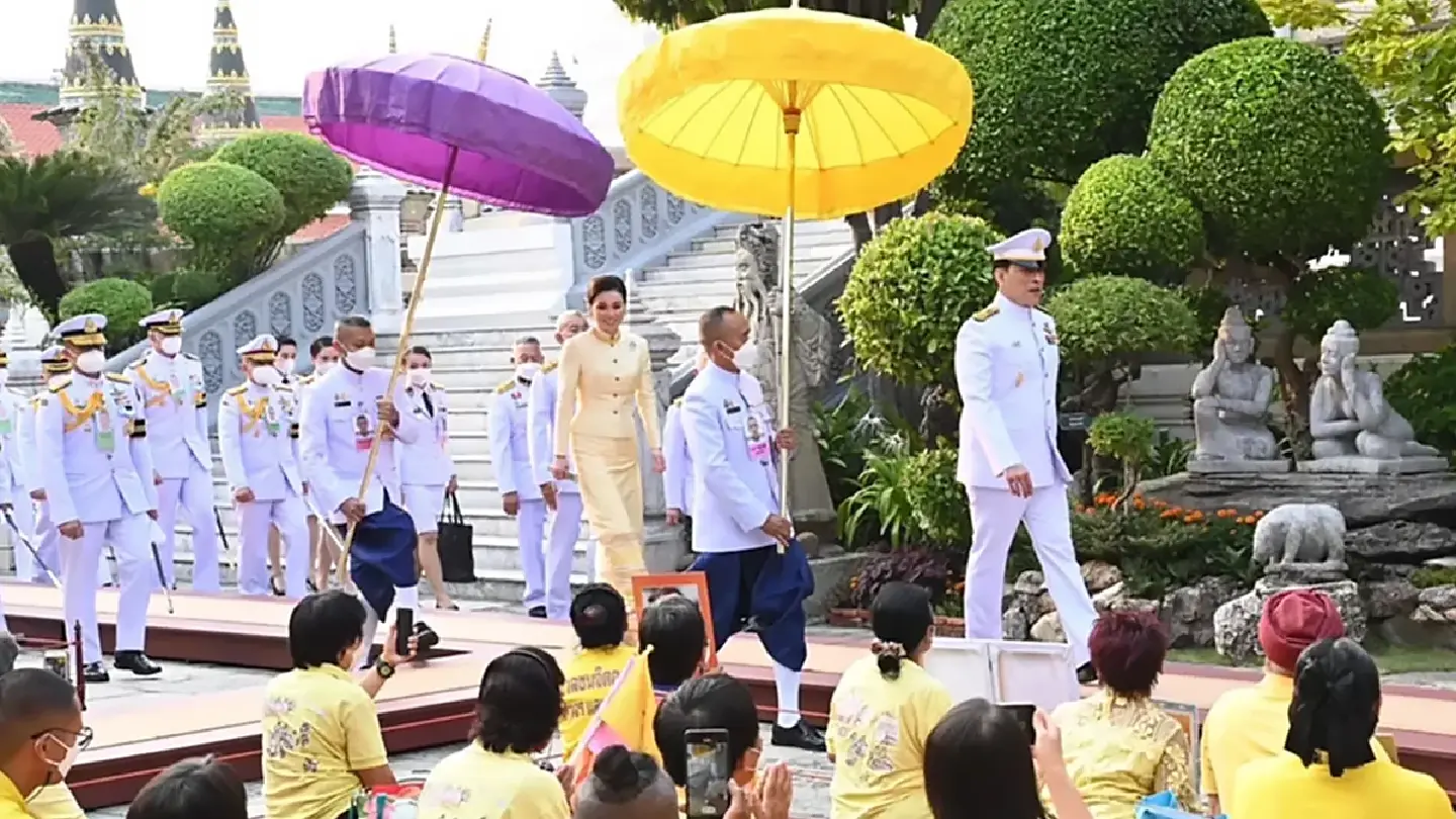 Their Majesties mark Makha Bucha Day with religious rites at Emerald Buddha Temple Their Majesties mark Makha Bucha Day with religious rites at Emerald Buddha Temple