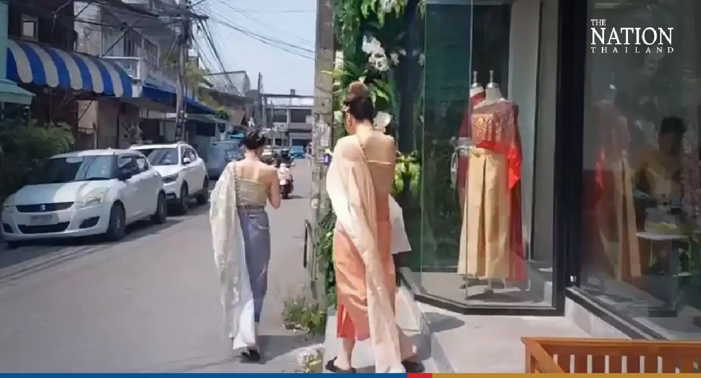 Chinese tourists rush to board ‘fashion time machine’ in Chiang Mai