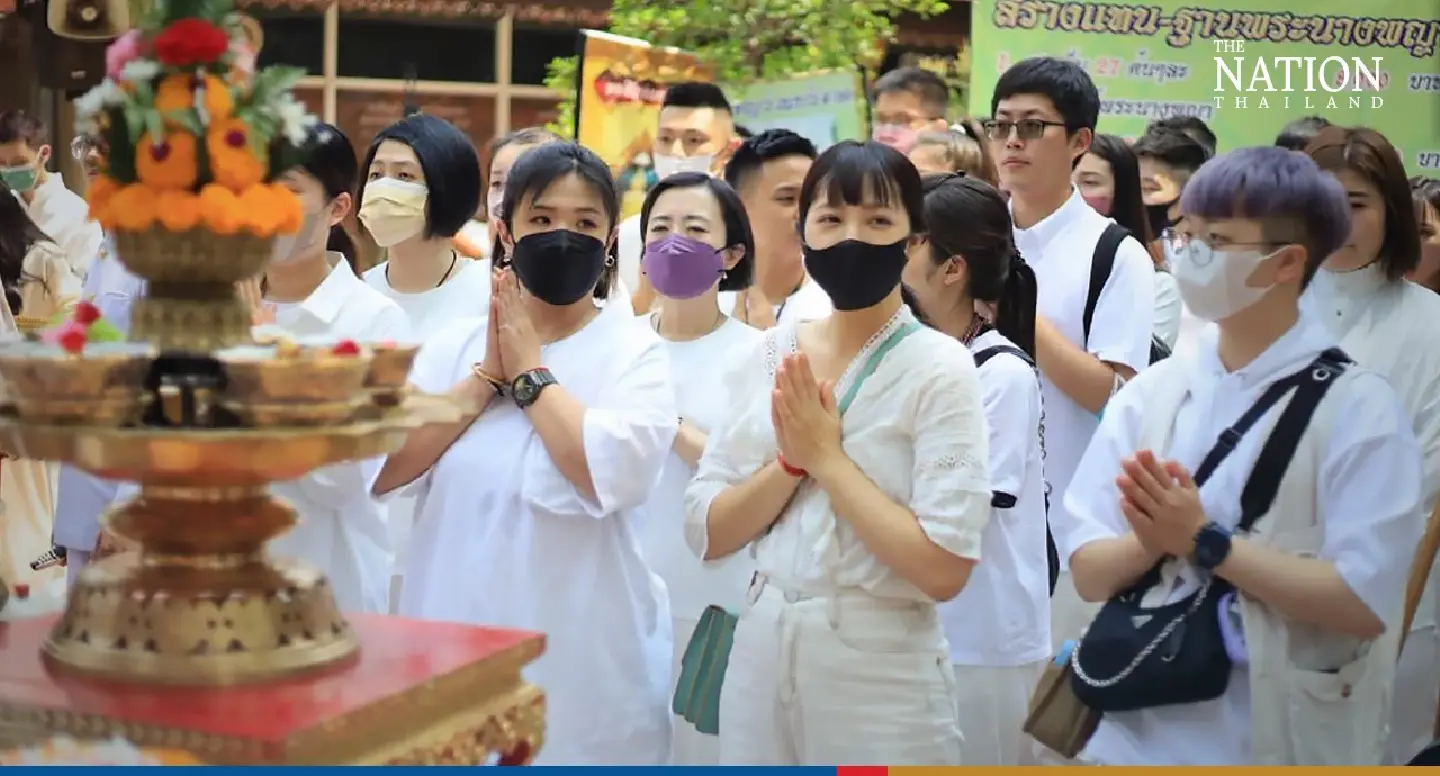 Power of Thai amulets lures foreign tourists to Phitsanulok Power of Thai amulets lures foreign tourists to Phitsanulok