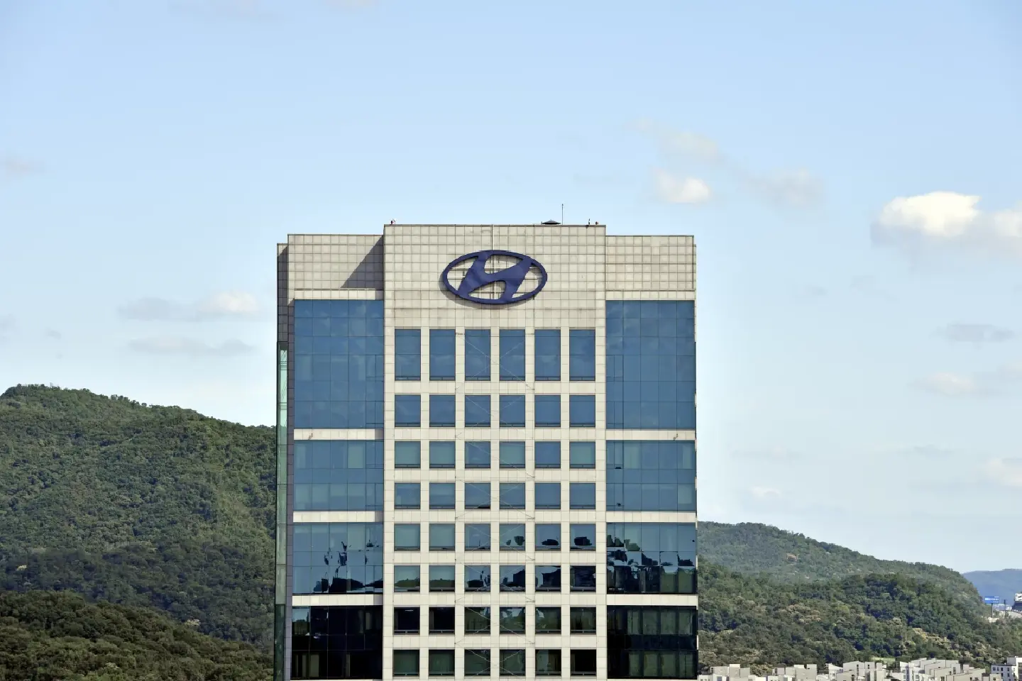 Hyundai becomes world’s third-largest carmaker