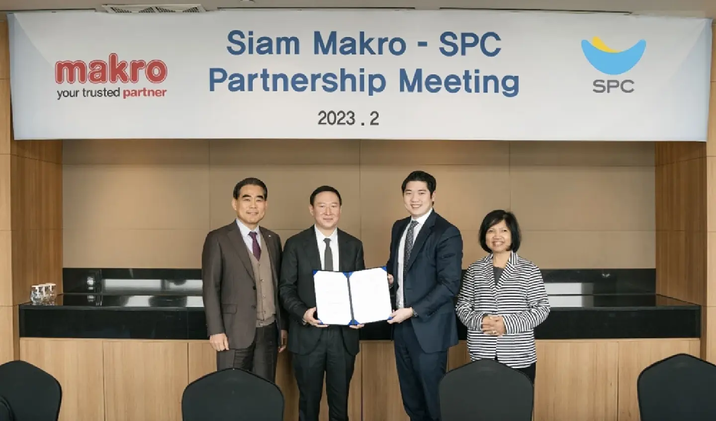 Makro signs MOU with SPC Samlip, a South Korea’s leading bakery producer, and begins partnership discussions