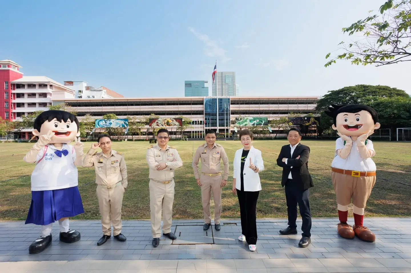 AIS promotes Aunjai CYBER course as a lesson for youth